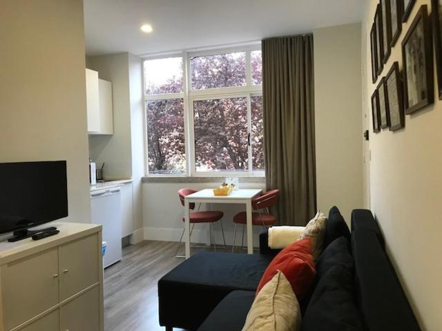 Romantic 1 Bedroom Apartment At Roma Avenue - 1C Lisbon Exterior photo